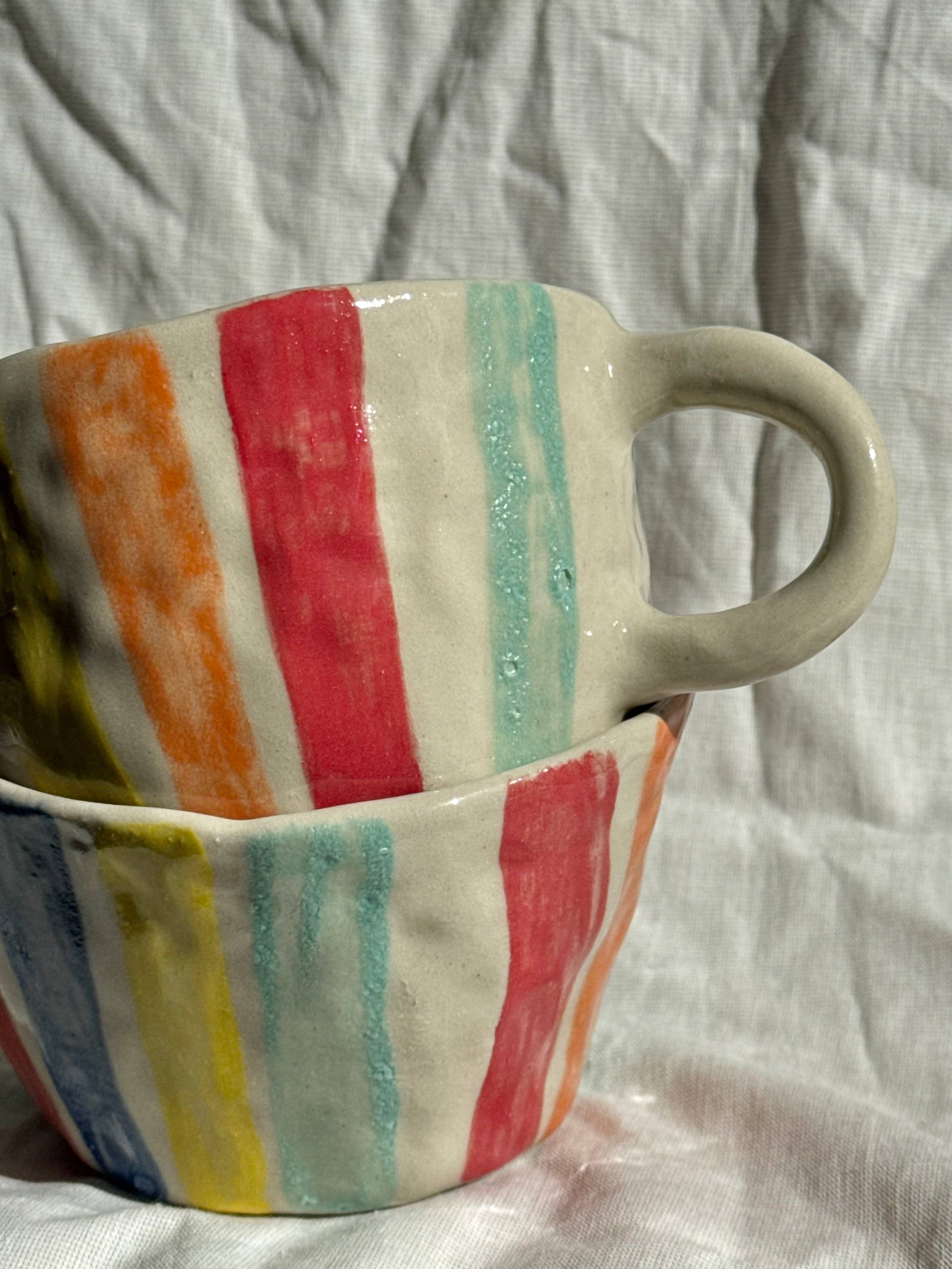 Rainbow | handgemachte Keramiktasse mit bunten Streifen | Steinzeug | B-WARE