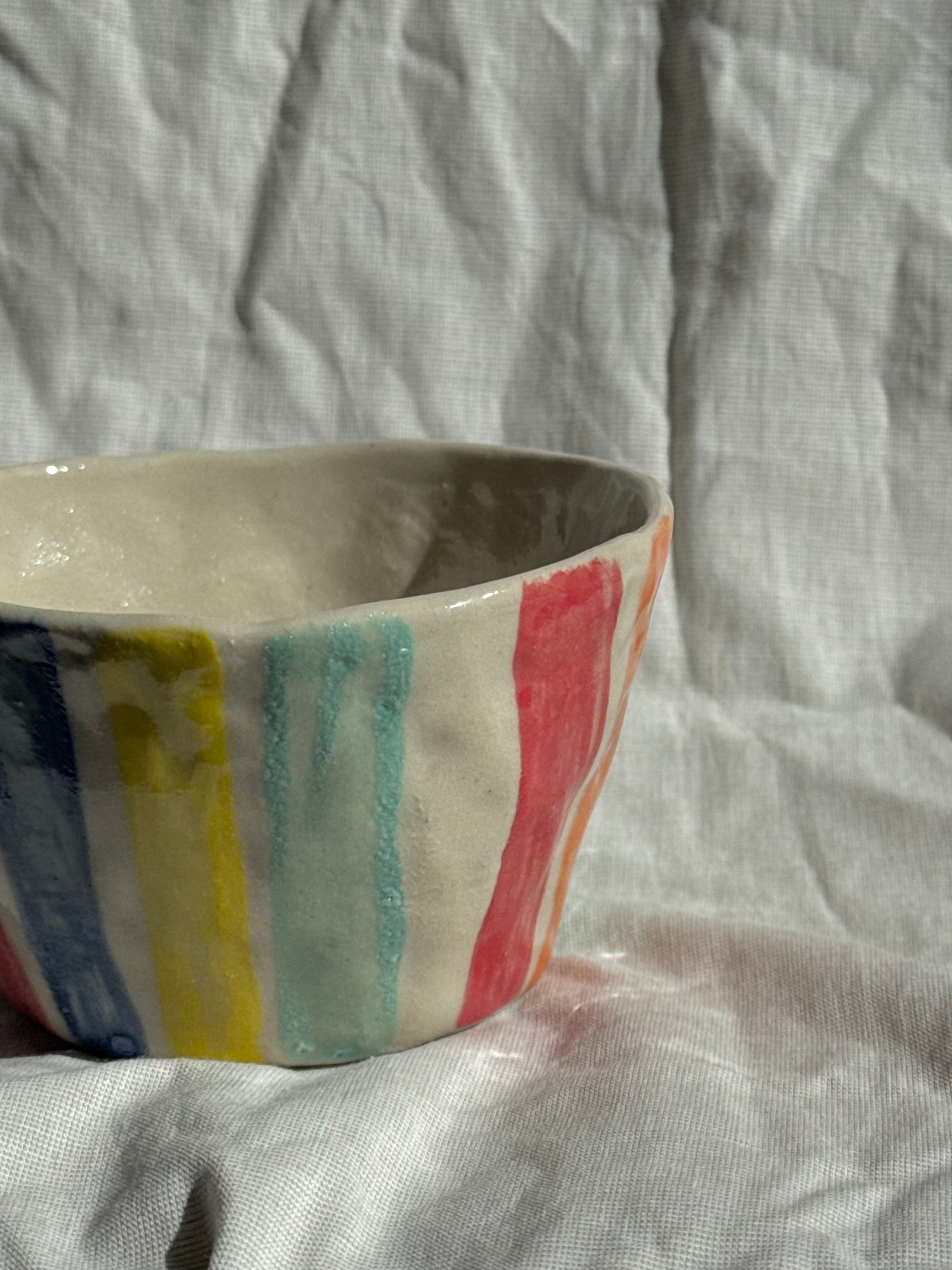 Rainbow | handgemachte Keramiktasse mit bunten Streifen | Steinzeug | B-WARE
