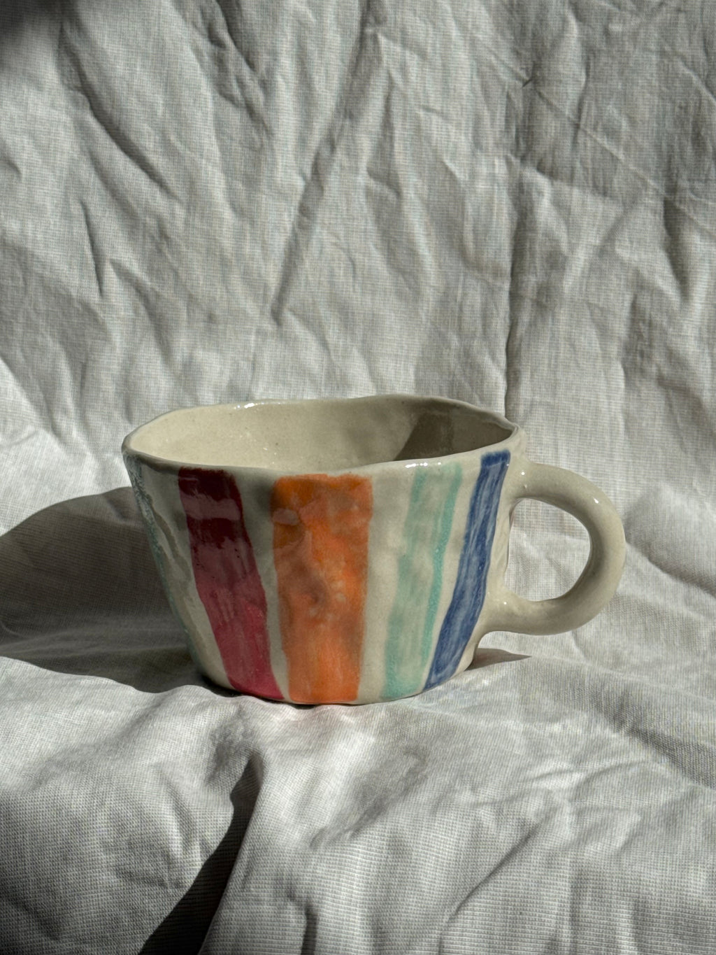 Rainbow | handgemachte Keramiktasse mit bunten Streifen | Steinzeug | B-WARE