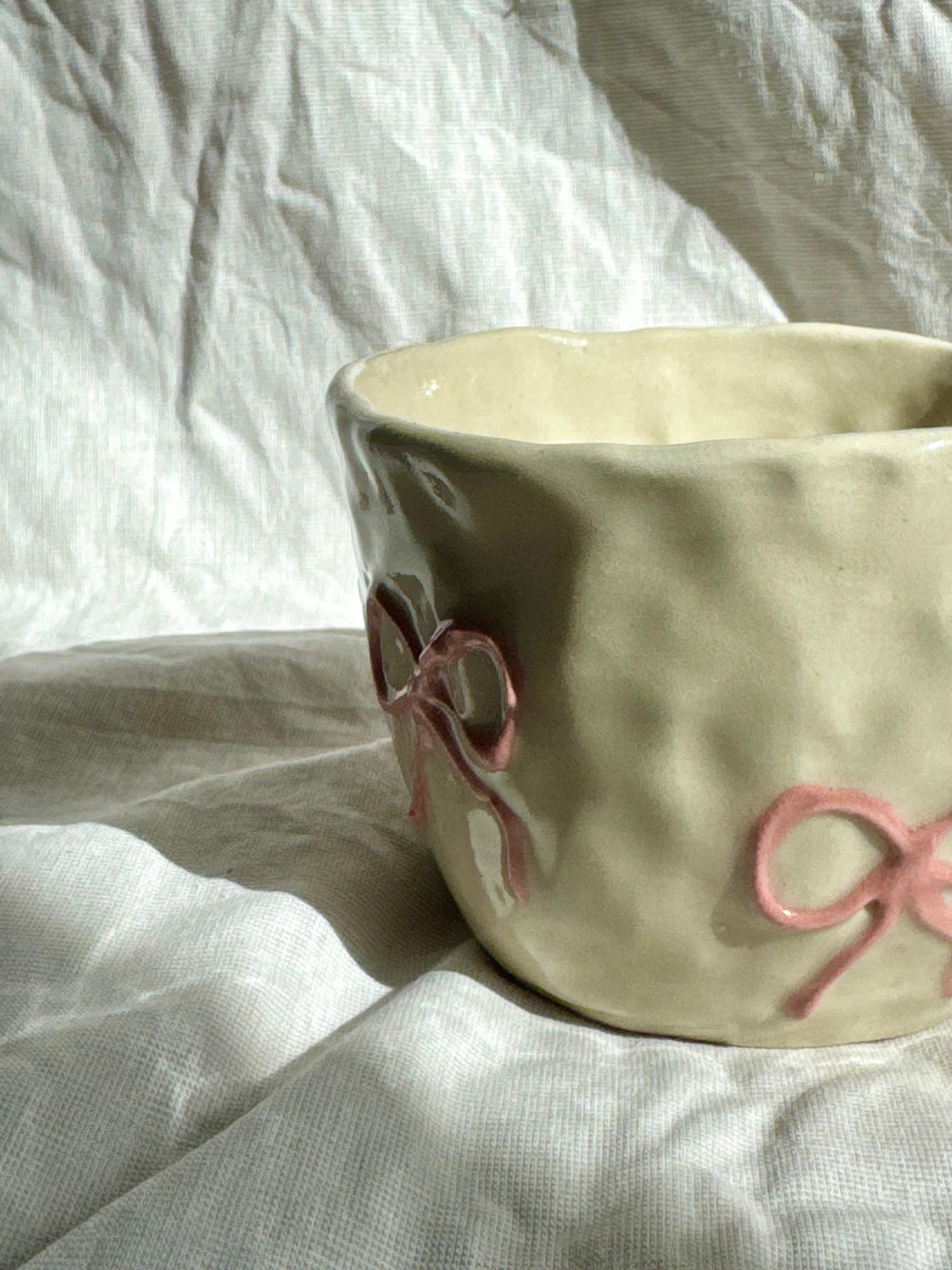 Schleifentasse | handgemachte Keramiktasse aus Steinzeug