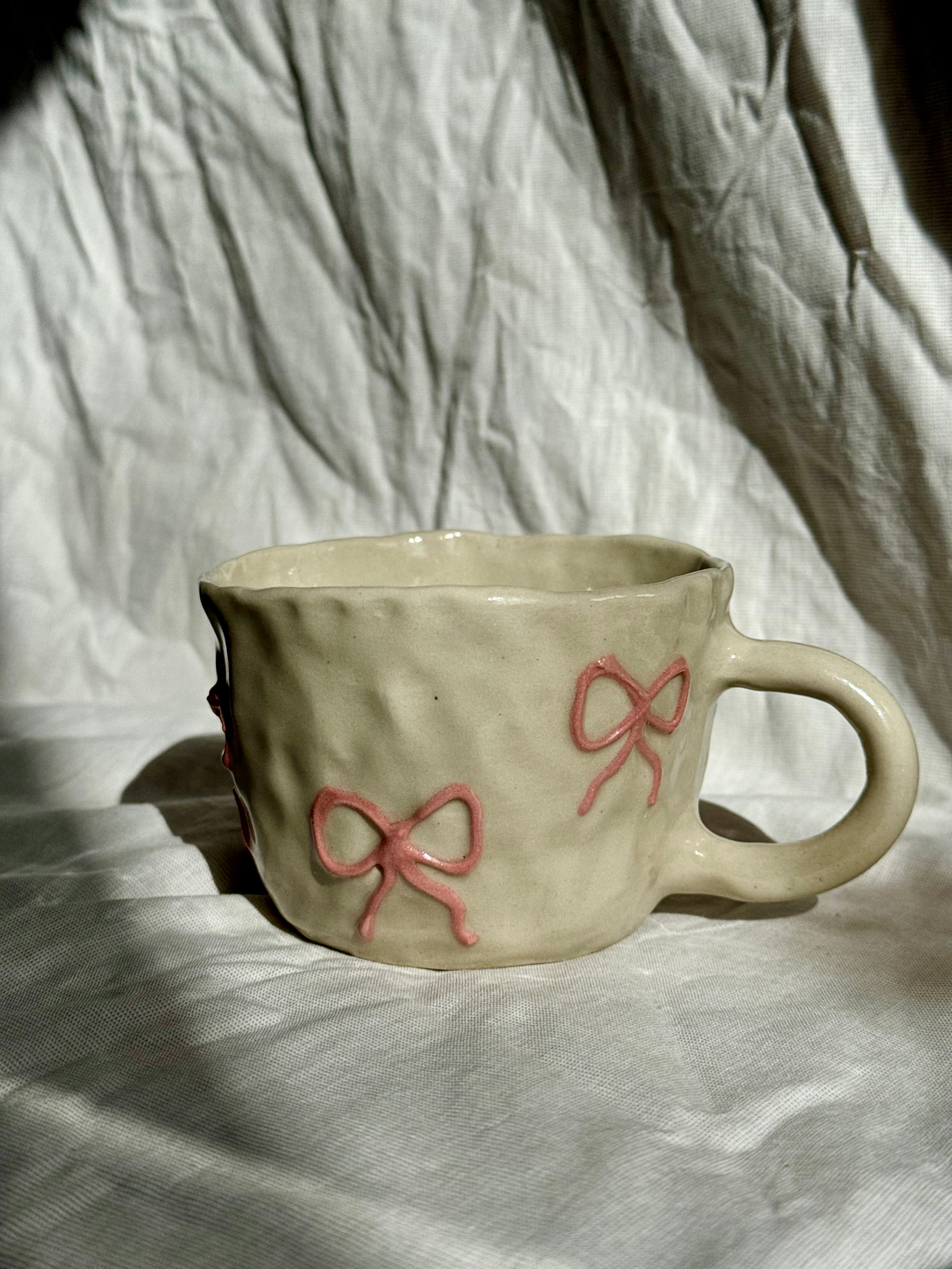 Schleifentasse | handgemachte Keramiktasse aus Steinzeug
