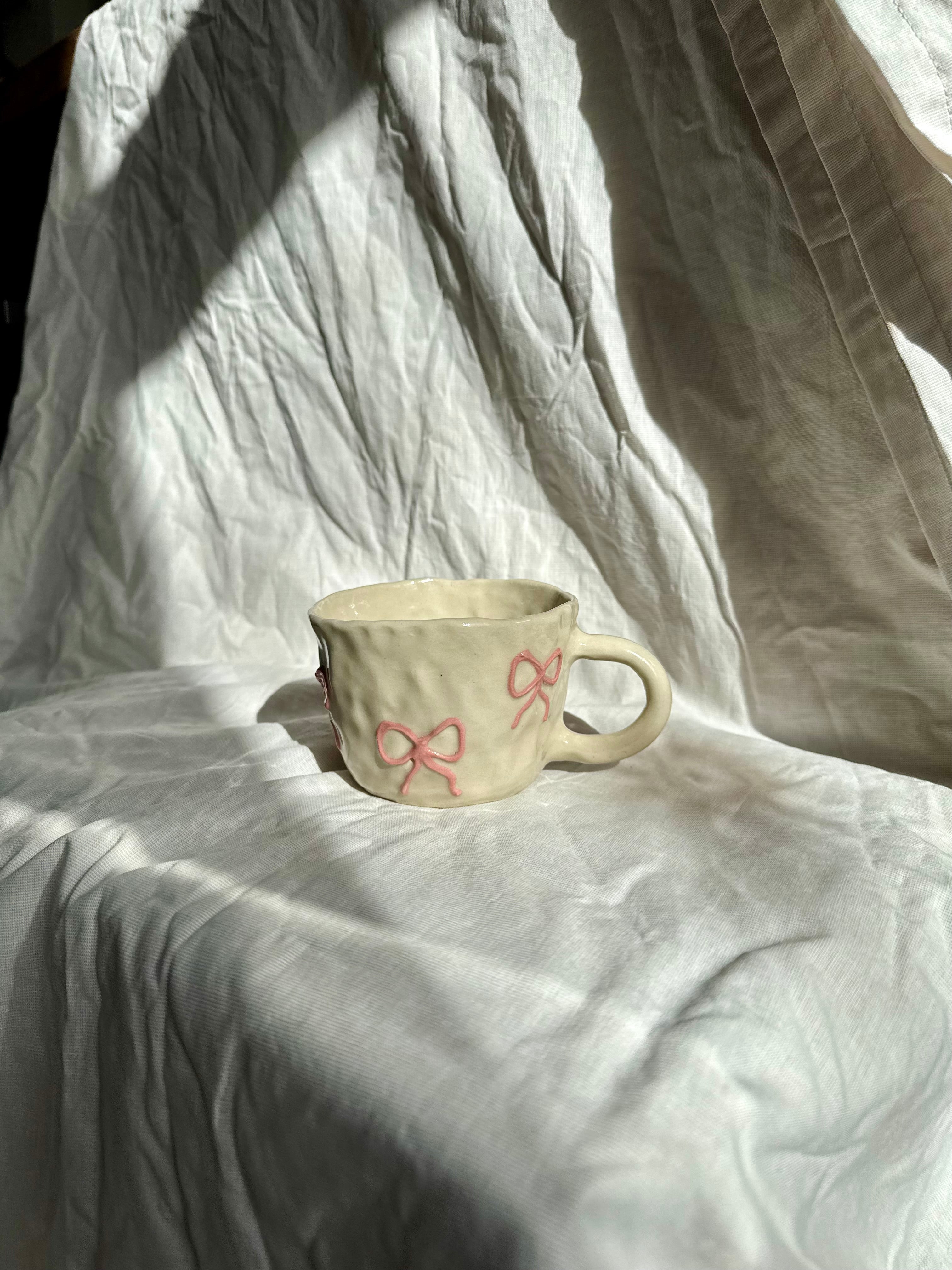 Schleifentasse | handgemachte Keramiktasse aus Steinzeug